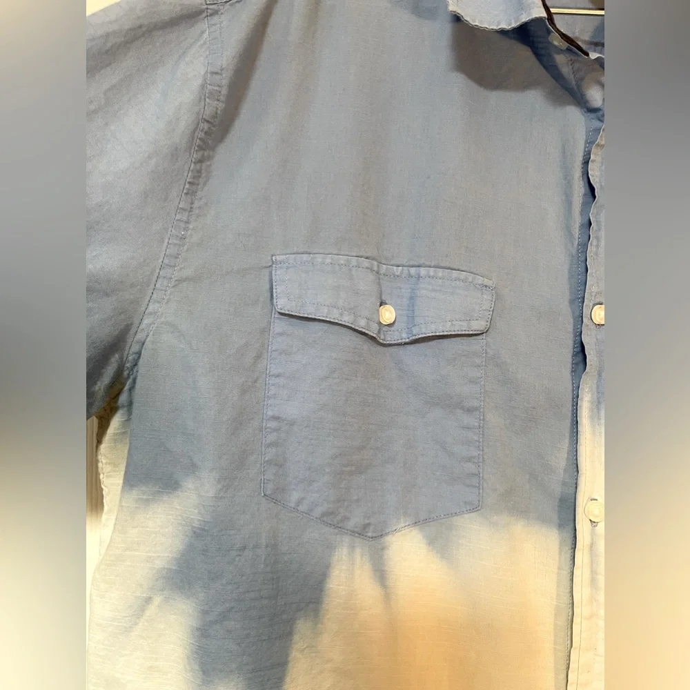 H & M Blue Short Sleeve Button Up Blue & White Tie Dye Shirt Size XL - Picture 3 of 6